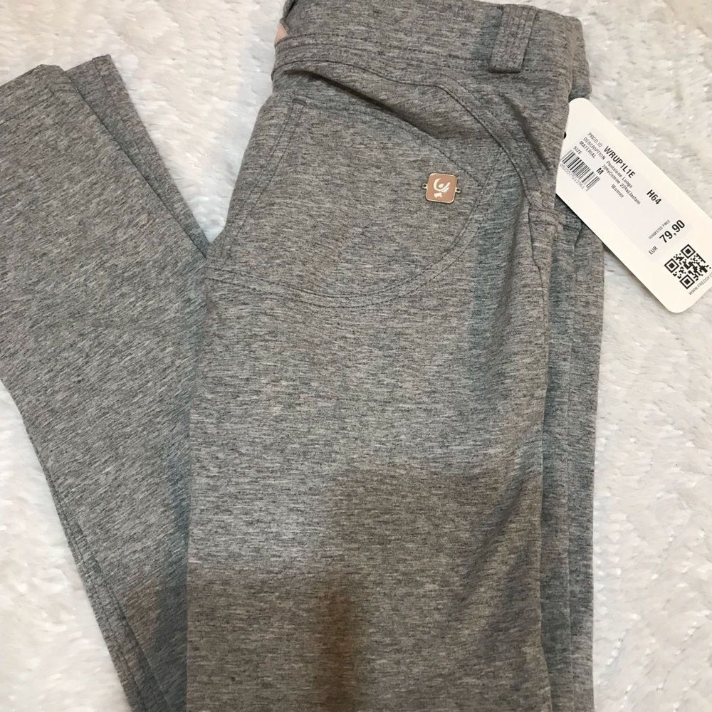 **NWT**Freddy WR.UP booty leggings